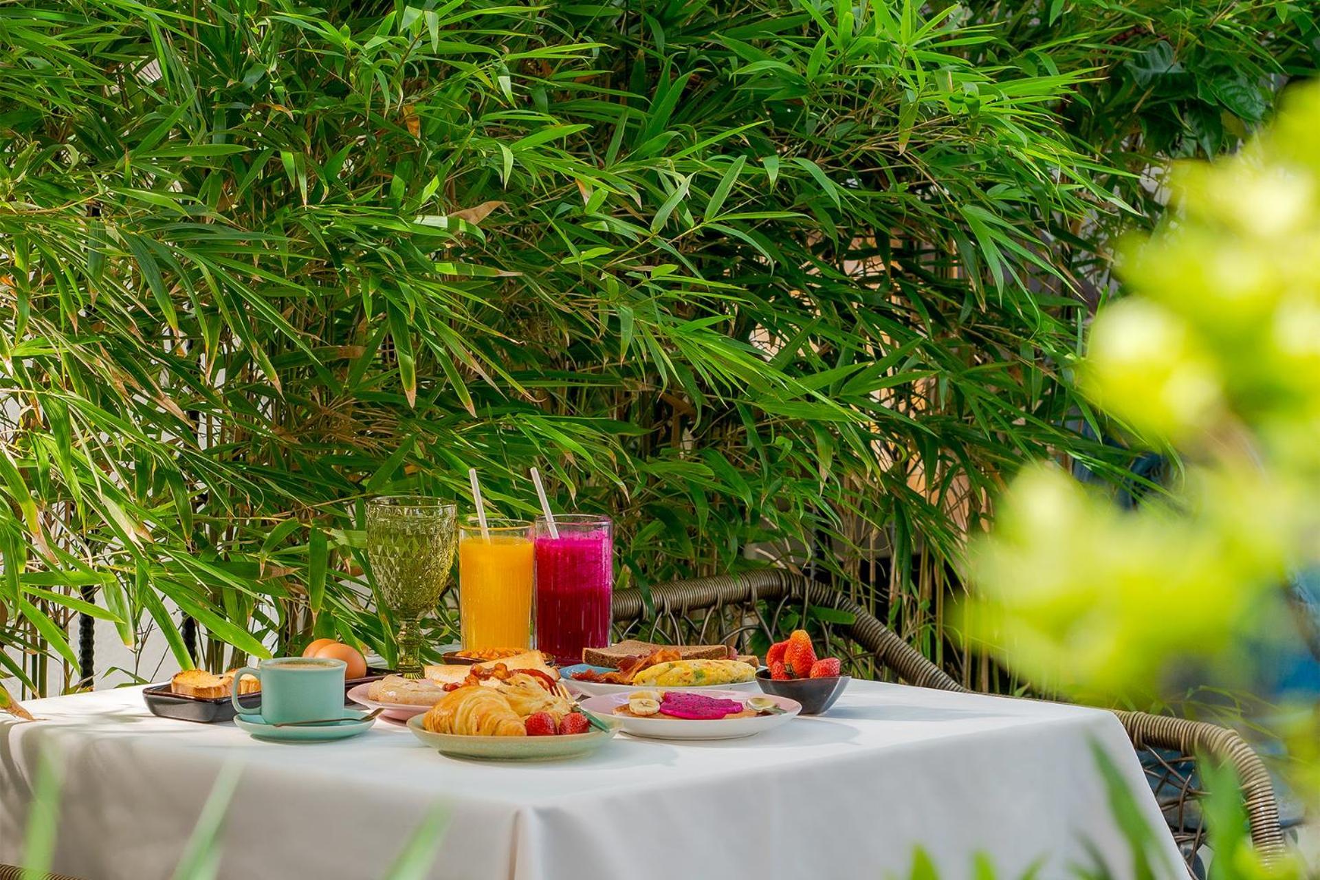 Alagon D'Antique Hotel & Spa Ho Chi Minh City Bagian luar foto